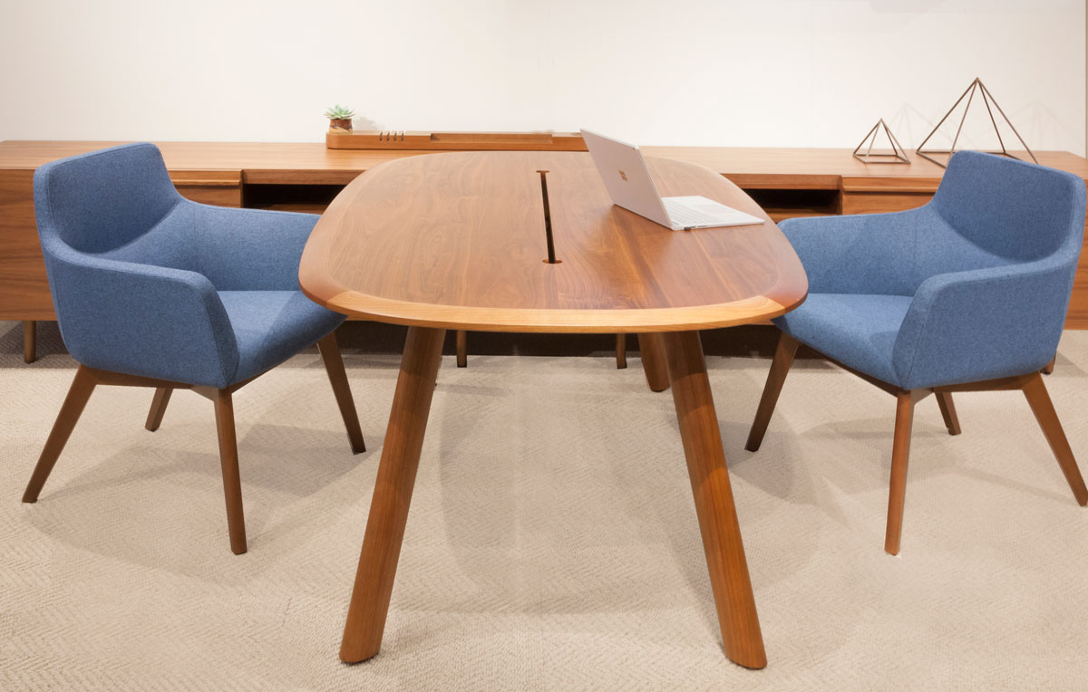 Ellipsis Oval Table