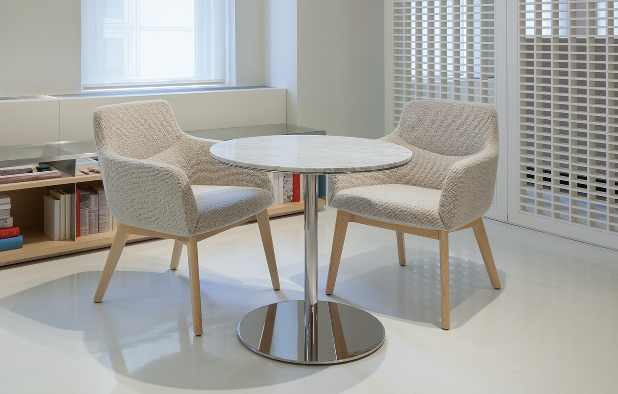 Plateau Café Table